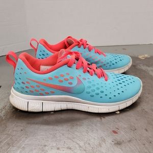 ONE DEAL $ NIKE 5.0 SZ 6.5Y